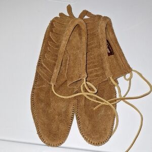 Minnetonka Suede Fringe Moccasins - Chestnut